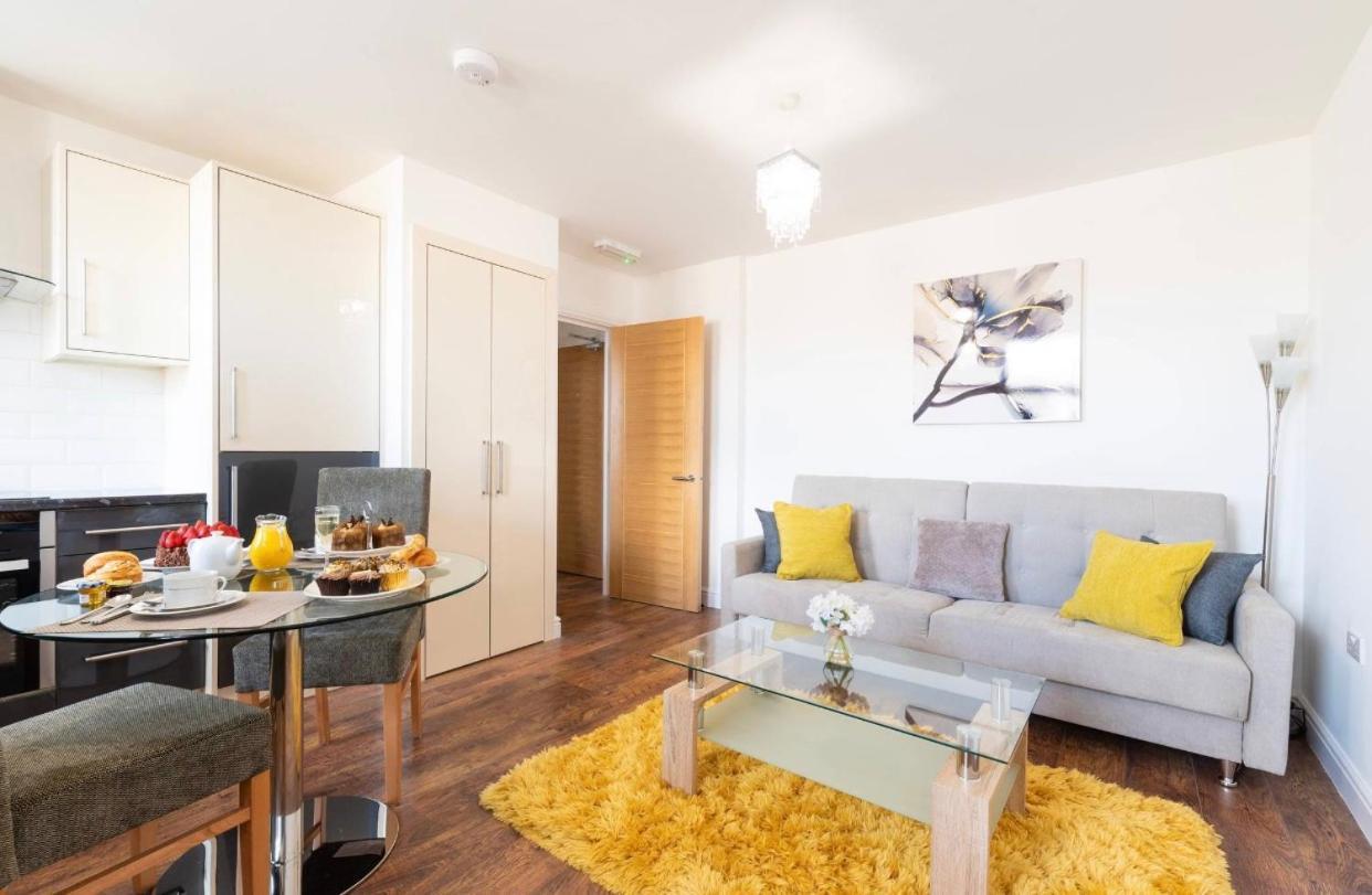 City Apartments By Elegance Living ピーターバラ エクステリア 写真